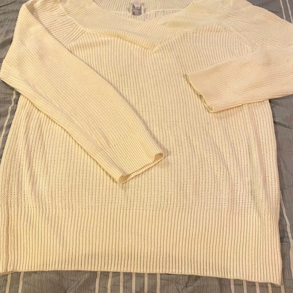 🧶Cozy Knit Sweater🧶